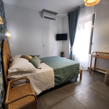 B&B Central 瓦斯托 外观 照片